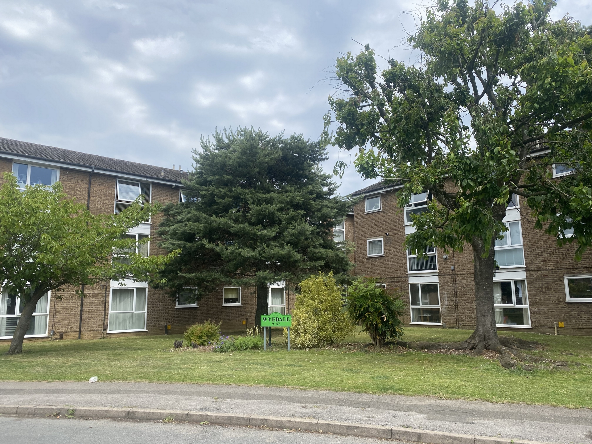 Property image for Wyedale, St Albans, AL2 1TG